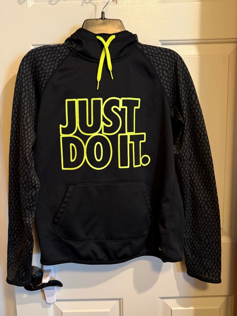 Nike Black & Neon Yellow 'Just Do It' Pullover Hoodie Size Small